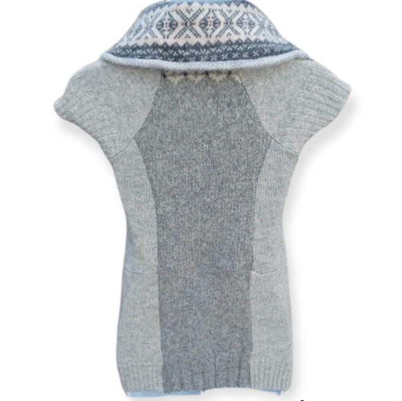 Preloved Sweater (Canadian Handmade) Size XS - Picture 3 of 7